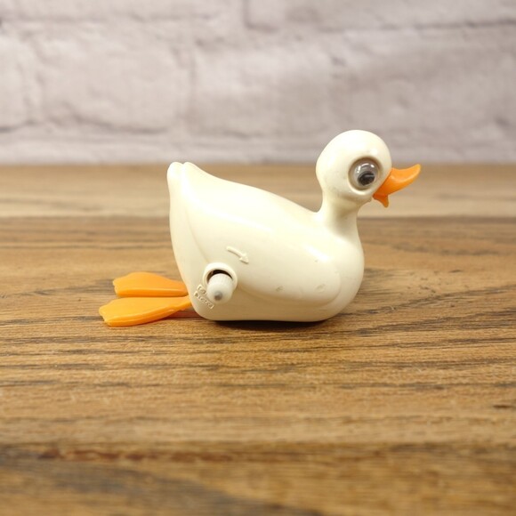 Tomy 1977 Vintage Wind Up Duck Toy - Picture 2 of 4